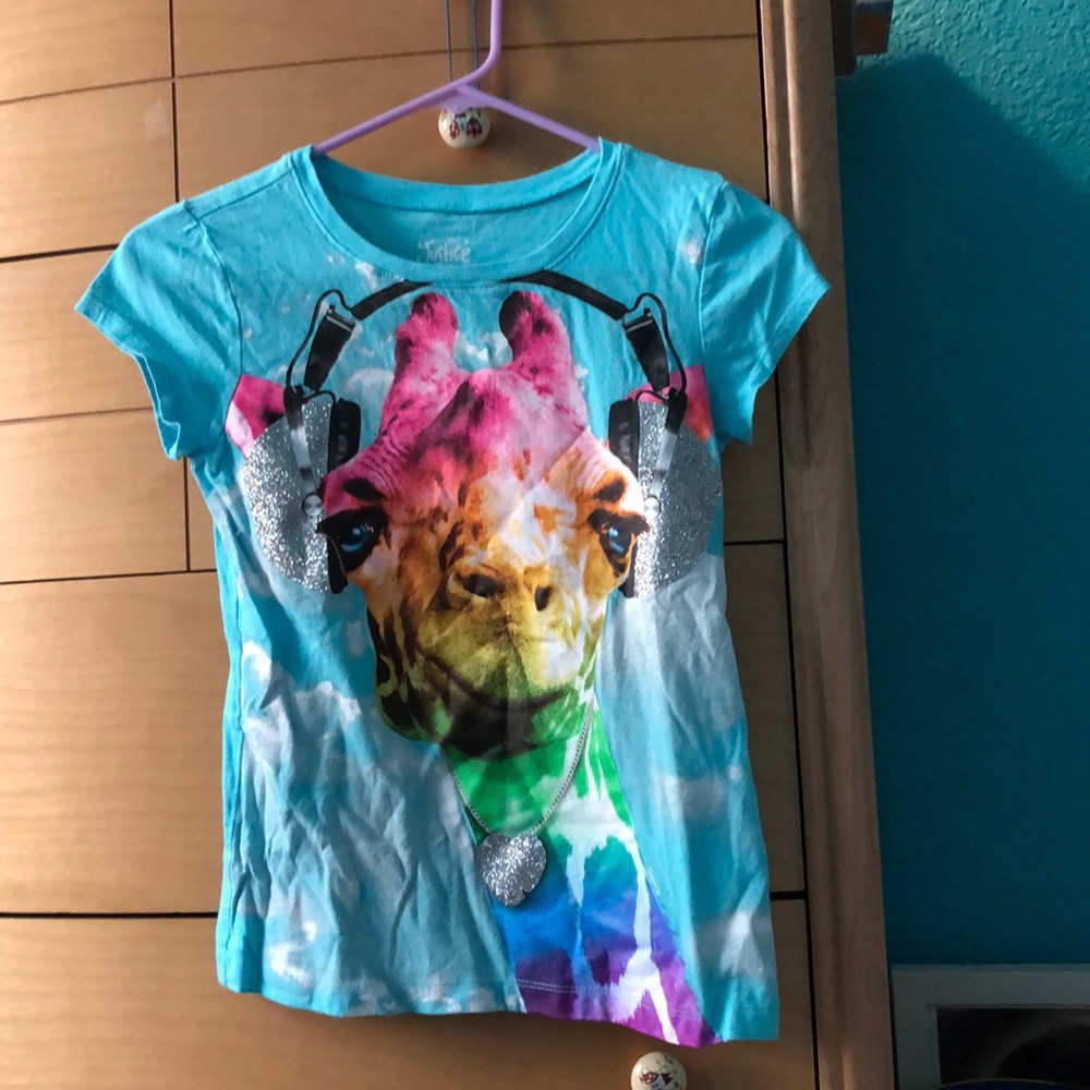 Kids shirt with Giraffe on it